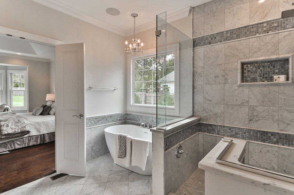 724-E-Madison-Ave-masterbath.jpg