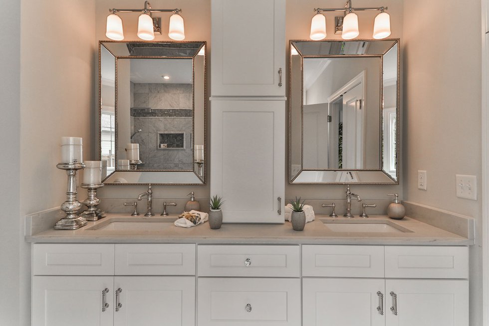 724-E-Madison-Ave-masterbath2.jpg