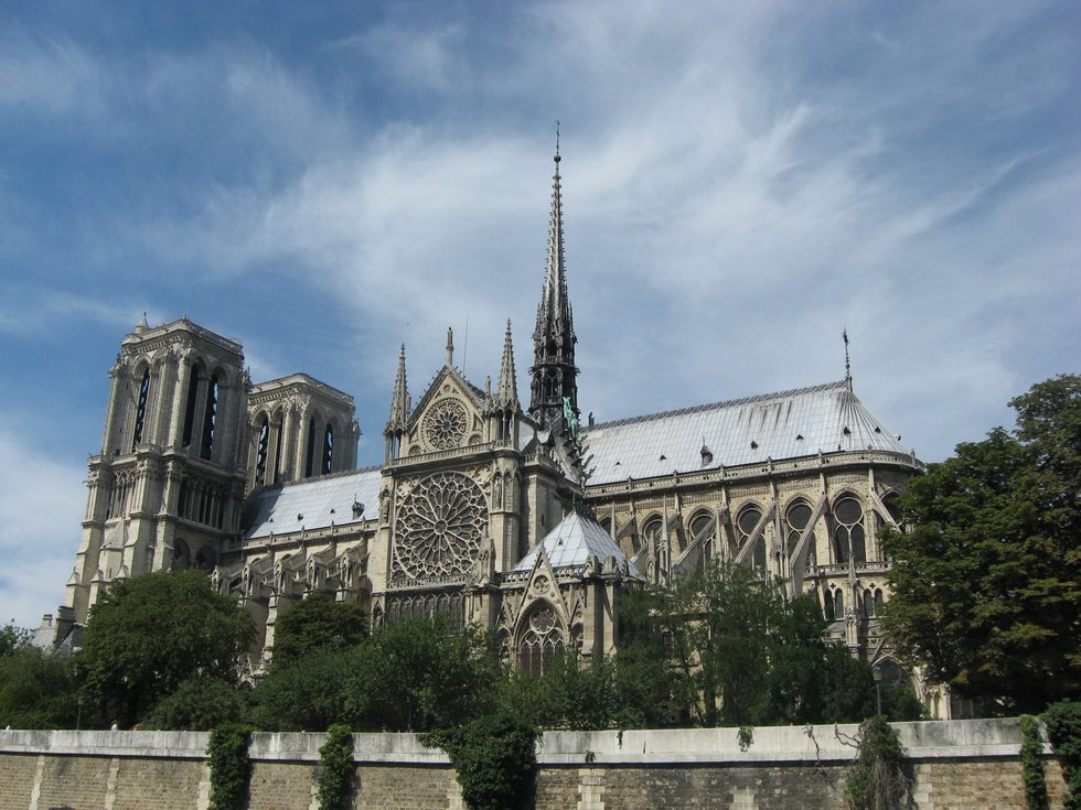 Notre%20Dame%20de%20Paris%2C%20showing%20rebuilt%20fl%C3%A8che%20spire%20%20by%20Viollet-le-Duc%2C%20Photograph%20by%20Madhurantakam.jpg