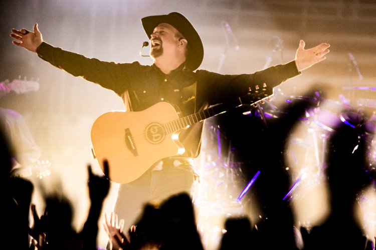 Photos: Garth Brooks loves St. Louis, and St. Louis loves Garth Brooks