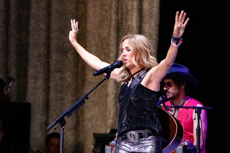 Sheryl%20Crow%20041.JPG