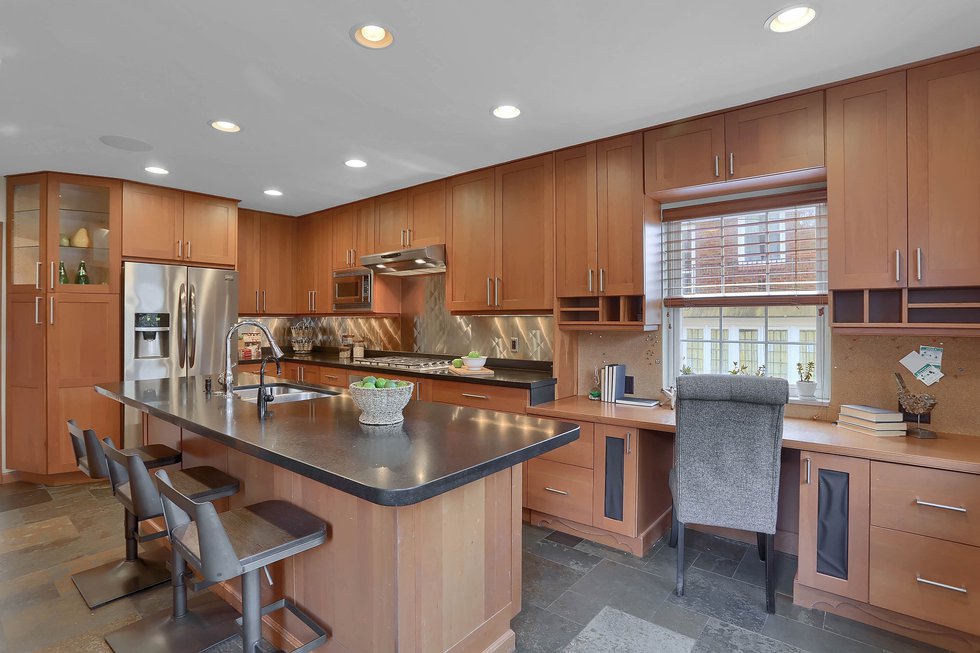 581%20Purdue%20Ave%20University%20City-print-009-012-KitchenBreakfast%20Bar-3648x2432-300dpi.jpg