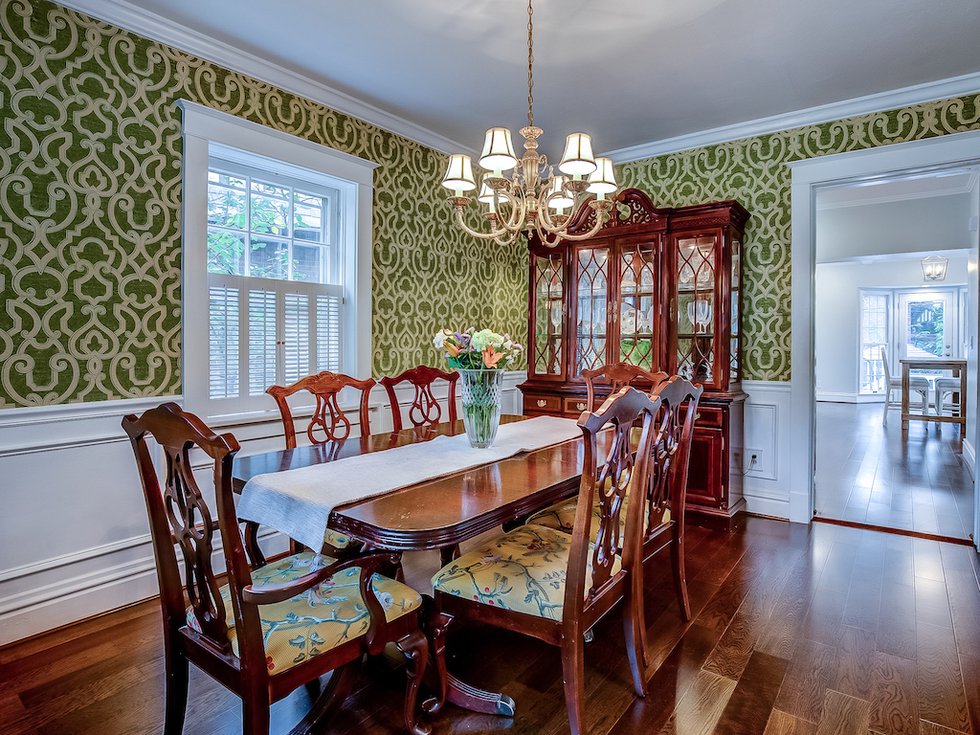 5.%20Dining%20Room%20View%20of%20Kitchen.jpeg