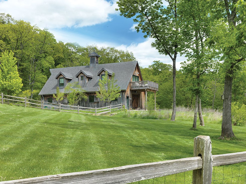 Exterior-with-fence.jpg