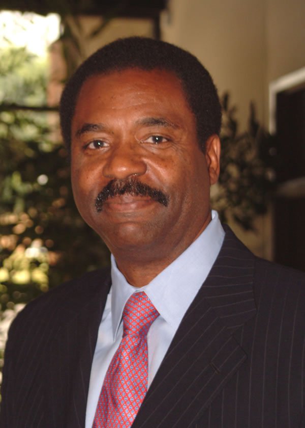 Steward_Headshot_600.jpg