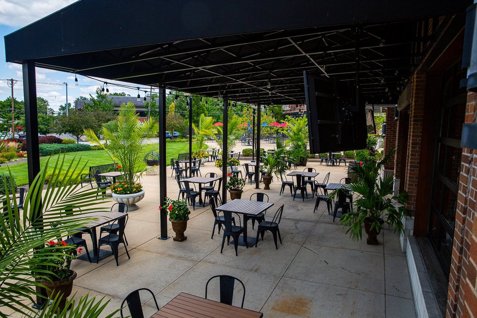 20200805_TheHangar_0043_patio.JPG