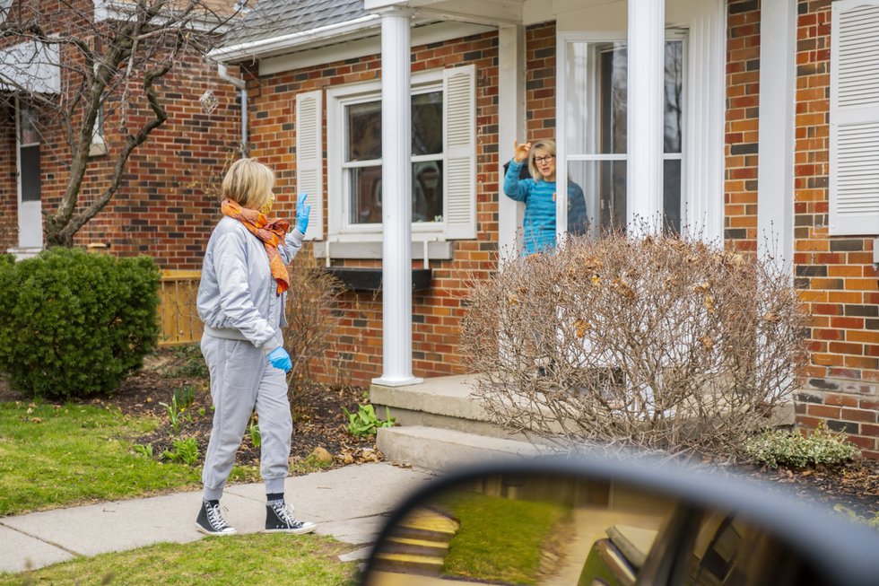 8 ways to be a better neighbor