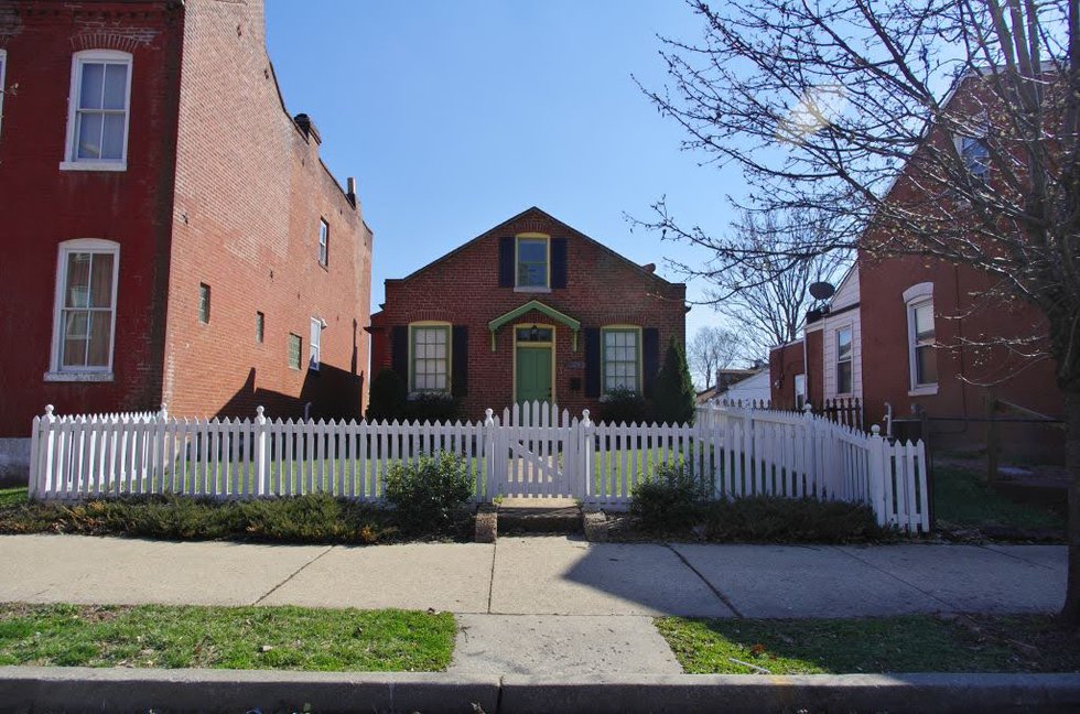 House%20on%20Shenandoah%2C%20Photograph%20by%20Jeff%20Phillips.jpg