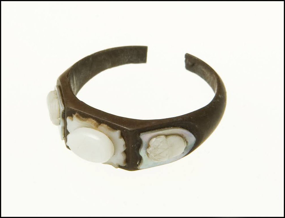 Inlaid%20Ring%20Made%20by%20Prisoner%20at%20Gratiot%20Street%20Prison%2C%20c.%201864-65%2C%20Missouri%20History%20Museum%2C%201916-048-0004.jpg