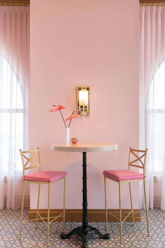 CommercialPhotography_DigitalLove_Nashville_GraduateHotel_WhiteLimousine-1.jpeg