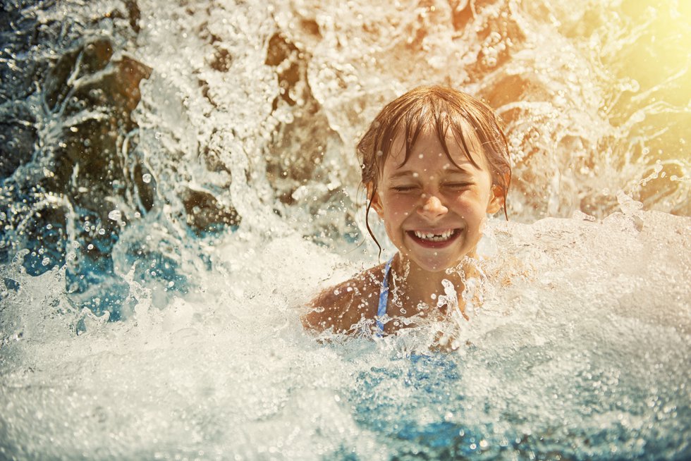 Public pools, splash pads, and water parks in the St. Louis region