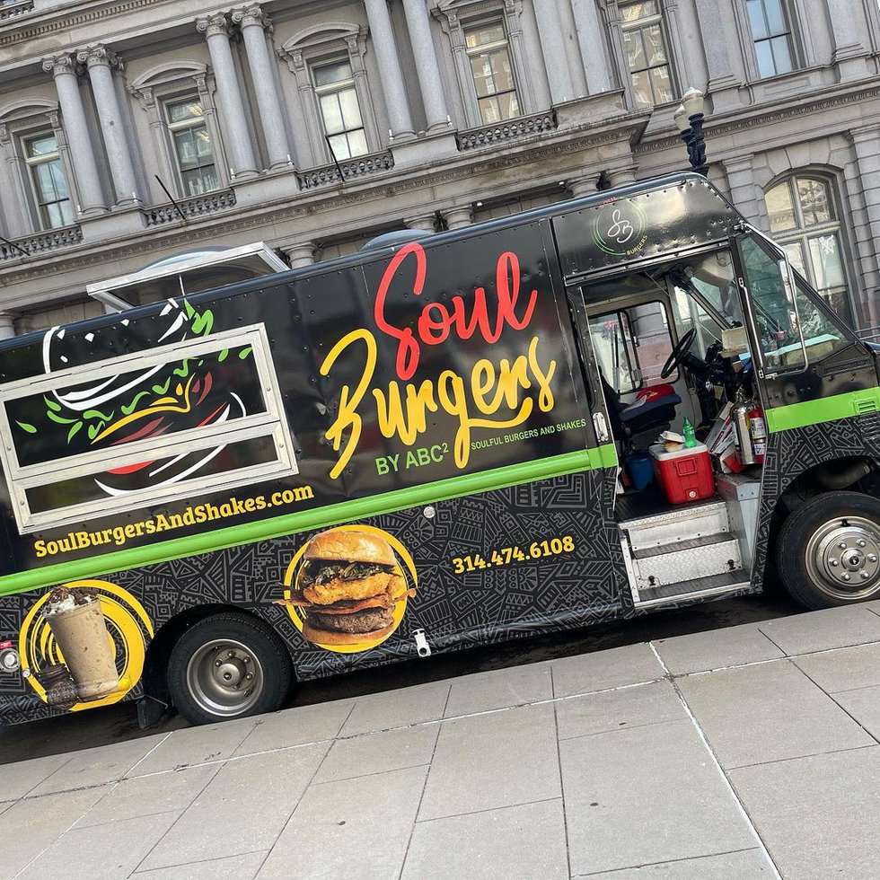 soul.burgers_1658803455078678.jpg