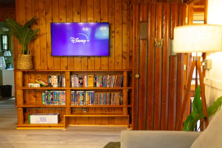 TV%20room.png