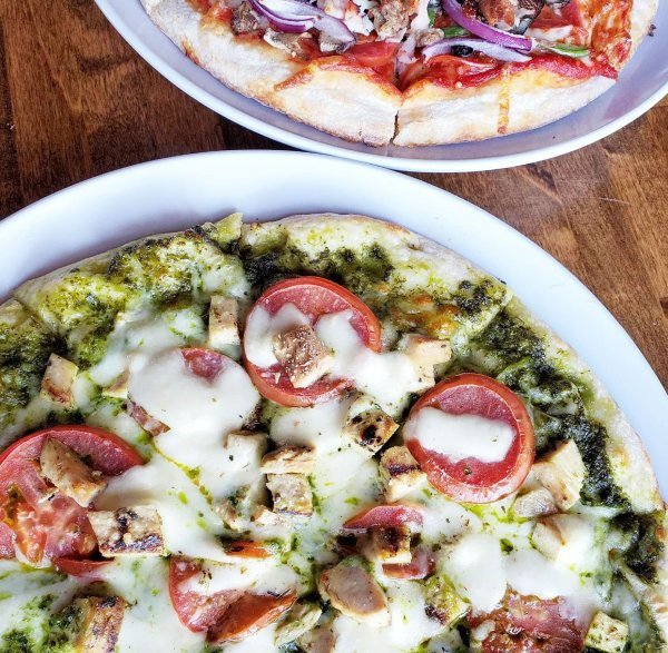 Pizza_Gios_600_1.jpg