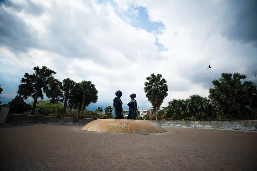 JTB_KINGSTON_EMANCIPATIONPARK_STATUE.webp