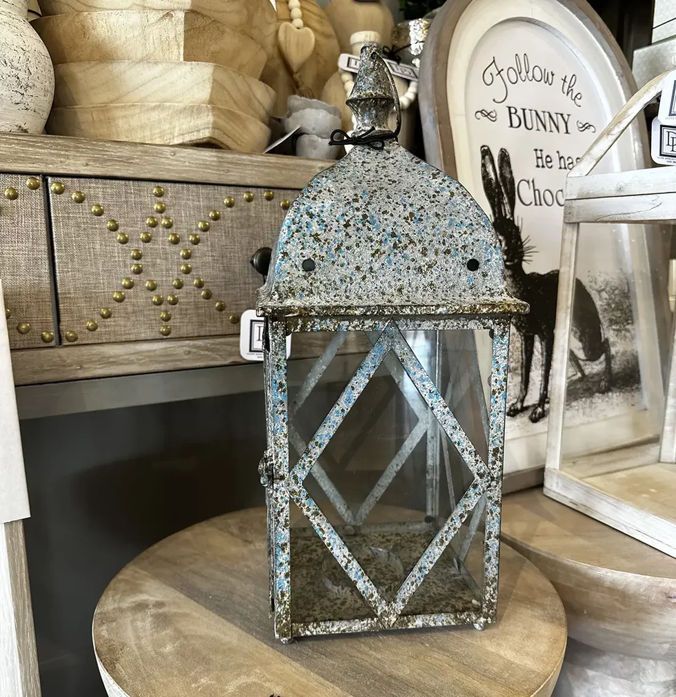 DonnellyDecor_Lantern1.webp