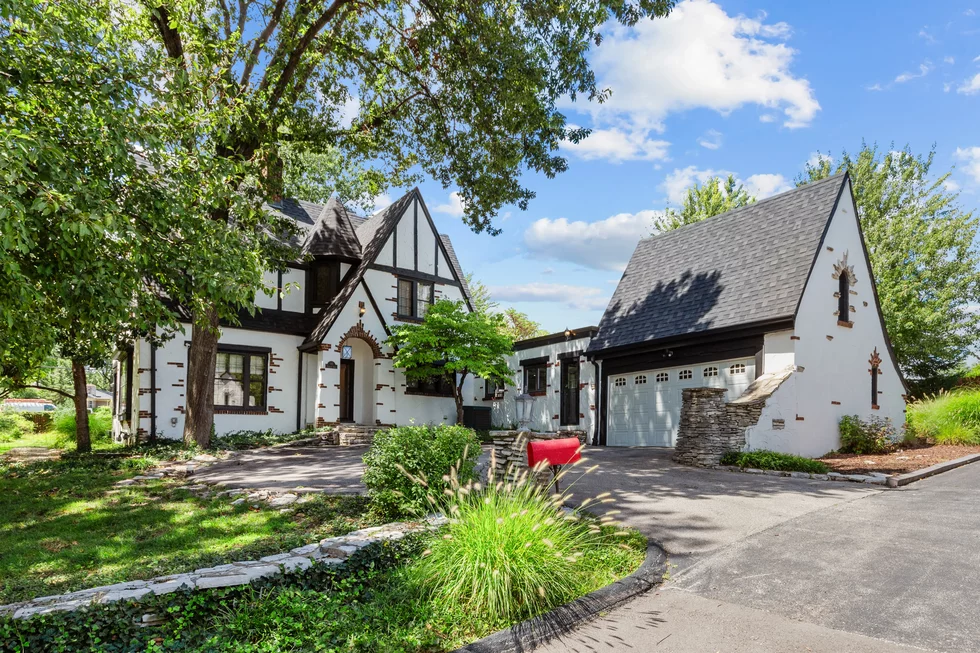 1%20Northcote%20Road%20Brentwood%2063144%20front.webp
