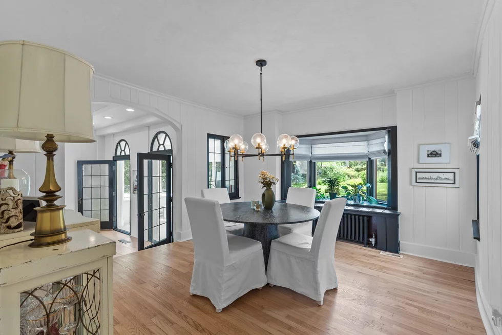 1%20Northcote%20Road%20Brentwood%2063144%20Dining%20Room.webp