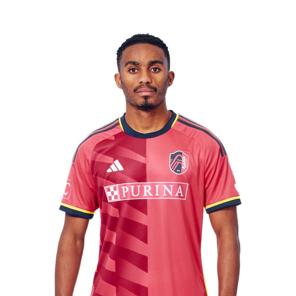 NJABULO%20BLOM.jpeg