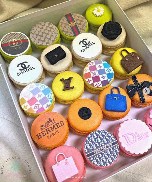 La%20Patisserie%20designer%20macarons.jpg