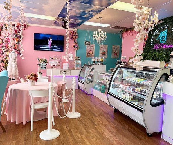 La%20Patisserie%20interior.jpg