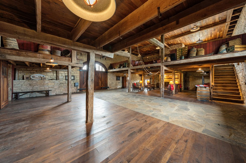 7-web-or-mls-08_Interior%20%282%29.jpg
