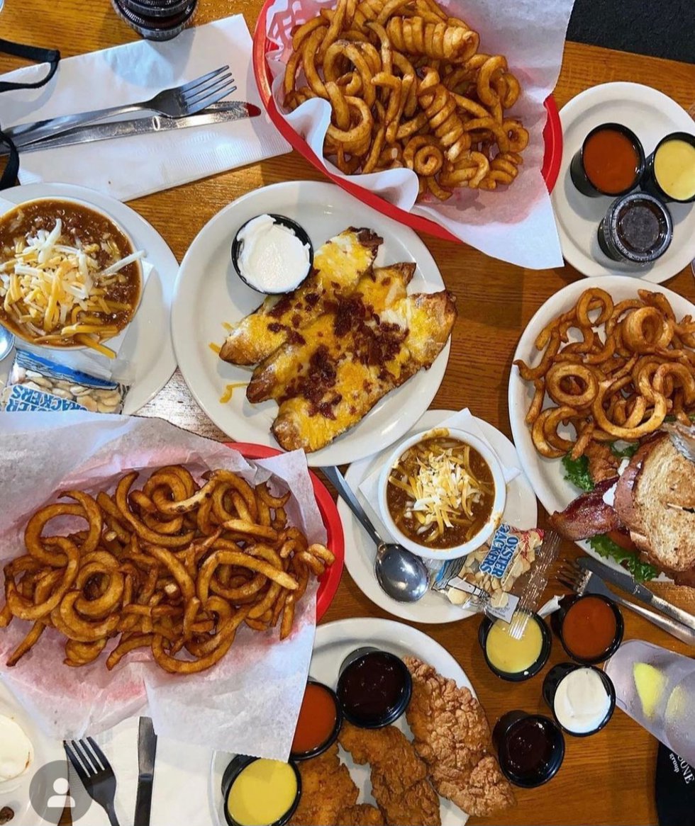 SPORTSMAN%20PARK-food.jpg