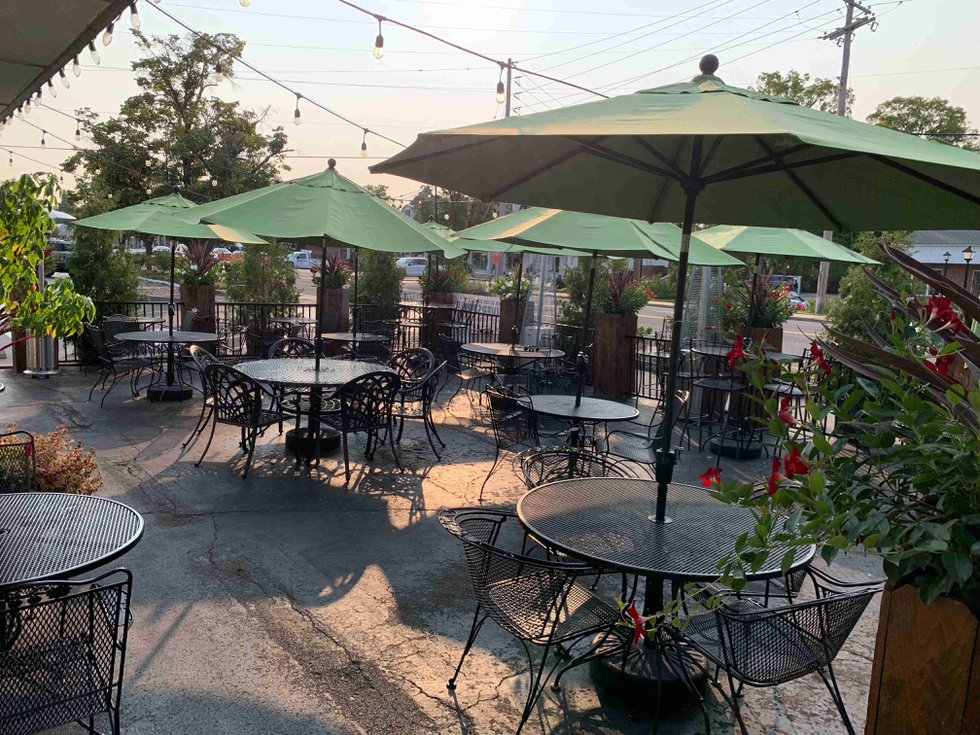 SPORTSMAN%20PARK-patio-min.jpg