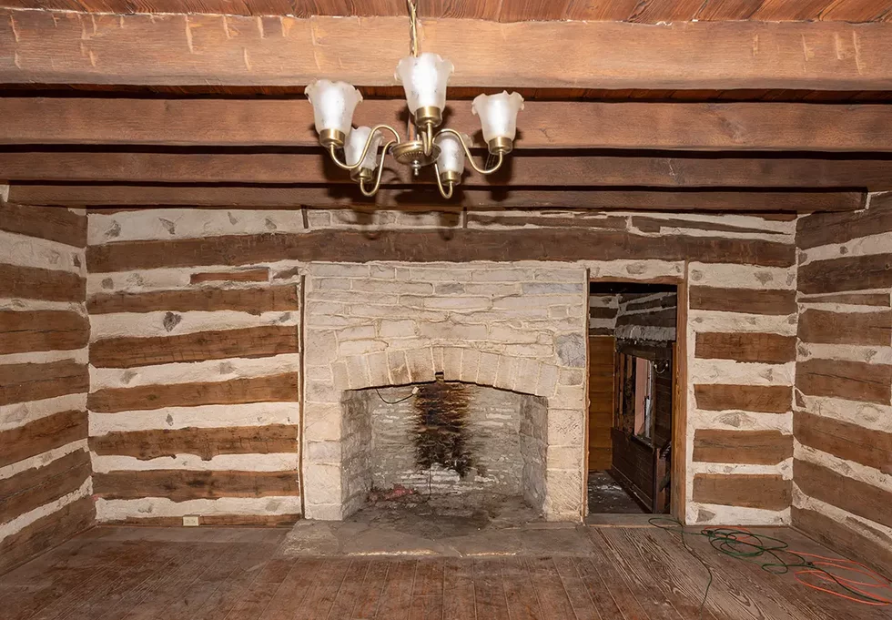 MidRmFireplace.DowntoCathRm.webp