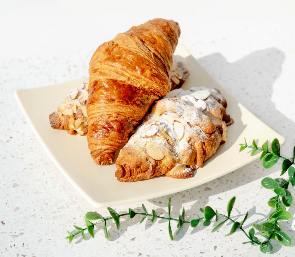 Almond%20Croissants_crop_3500.jpg