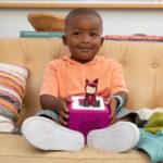 tonies-starter-purple-kid-lifestyle.jpg